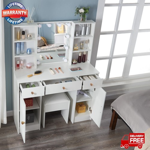 Dressing table with mirror and - dressing,