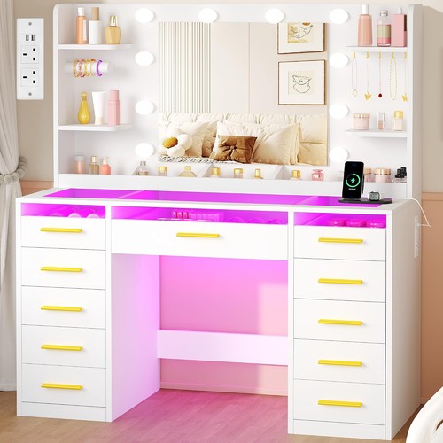 Large dressing table with - dressing,